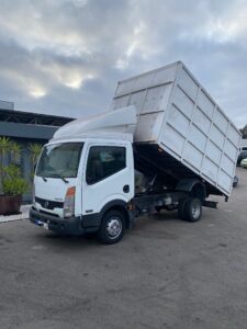 Nissan Cabstar Camion Volquete Basculante + Caja Cerrada